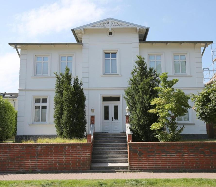 Strandnahe Fewo Mit 3 Schlafzimmern Und Balkon, Villa Vergissmeinnicht 02, Binz Exterior foto