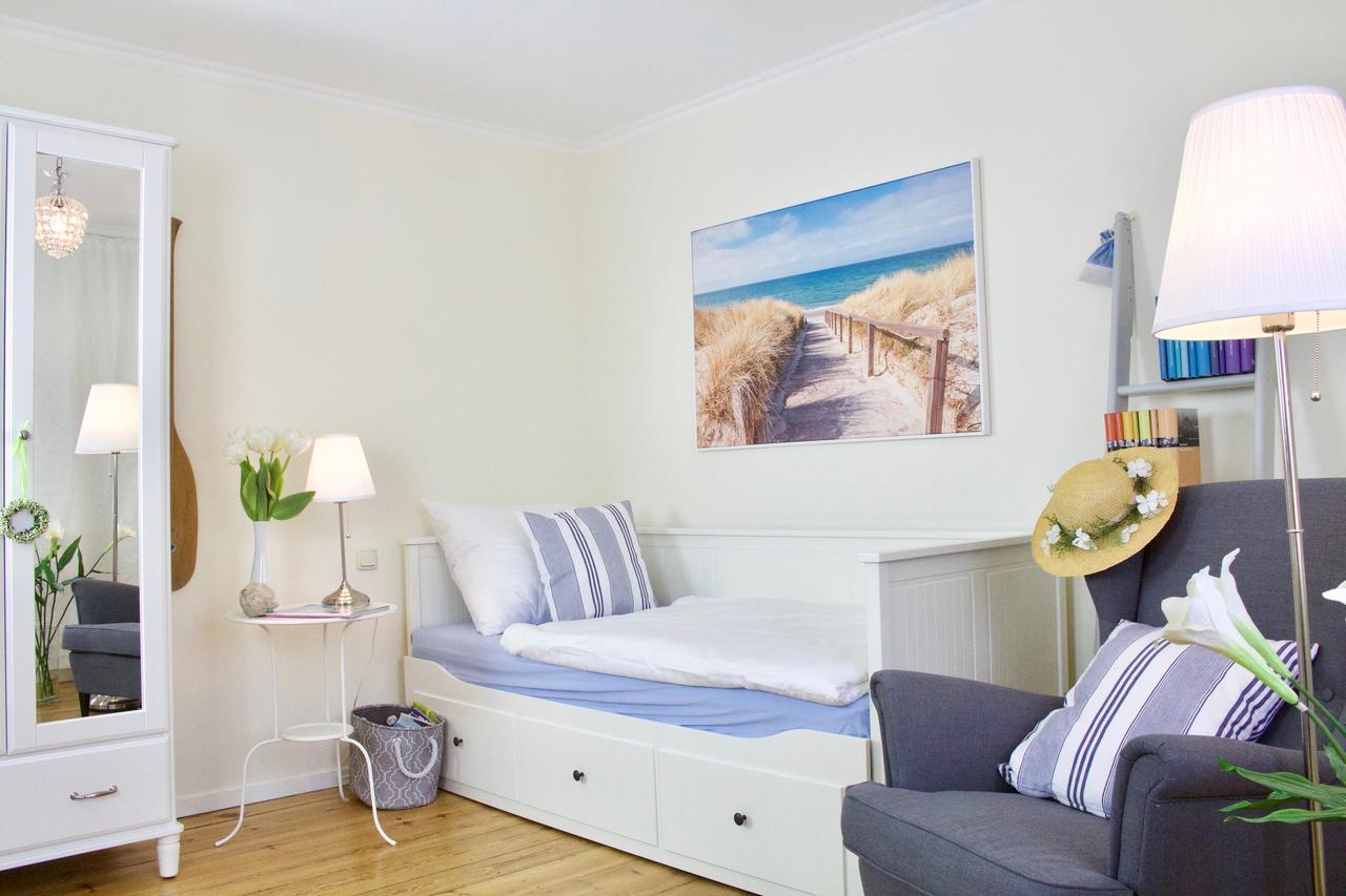Strandnahe Fewo Mit 3 Schlafzimmern Und Balkon, Villa Vergissmeinnicht 02, Binz Exterior foto